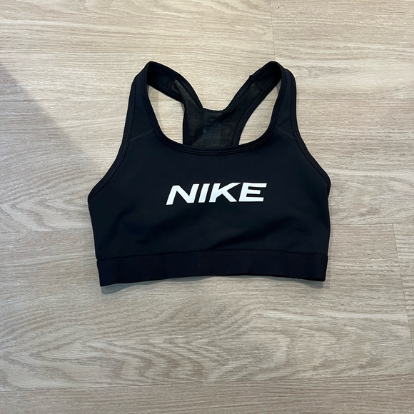 NIKE - Picture 1 of 3
